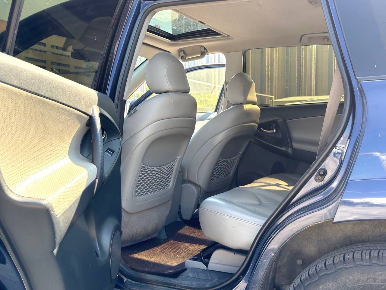 2009 Toyota RAV4 — photo