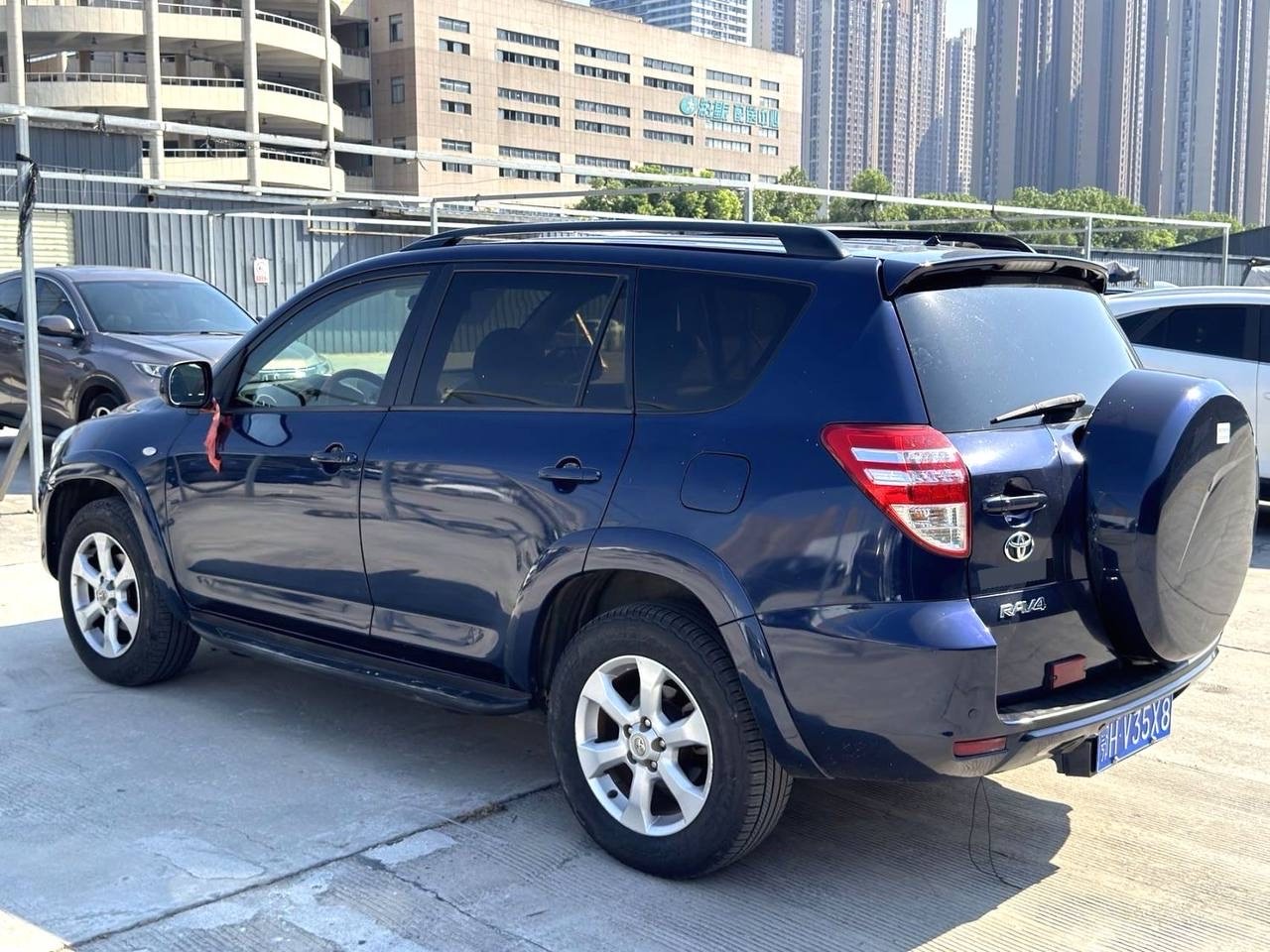 2009 Toyota RAV4 — photo