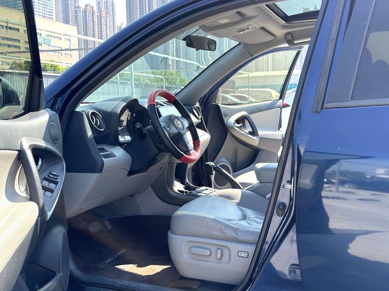 2009 Toyota RAV4 — photo