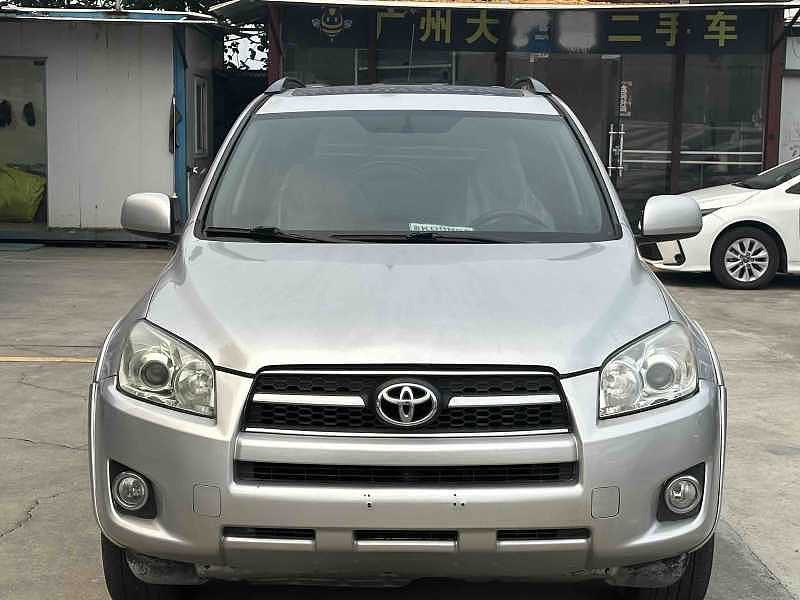 2010 Toyota RAV4 — photo