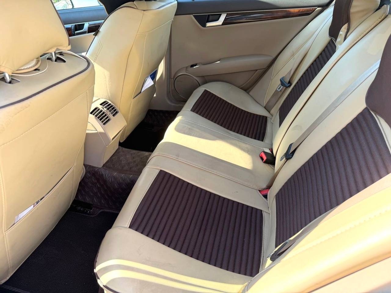2012 Mercedes-Benz C200 — photo