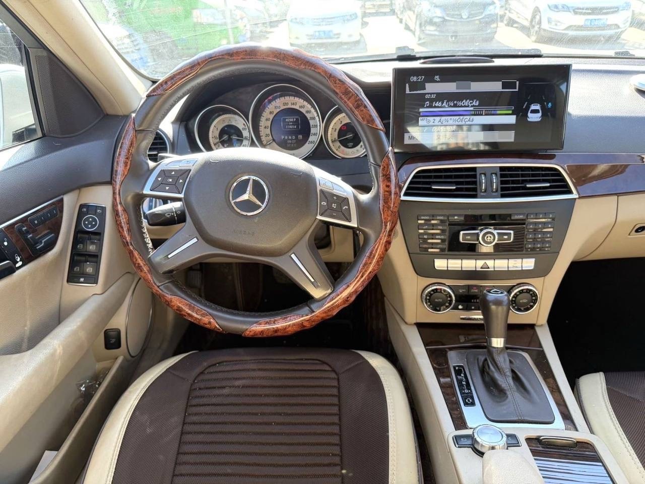2012 Mercedes-Benz C200 — photo
