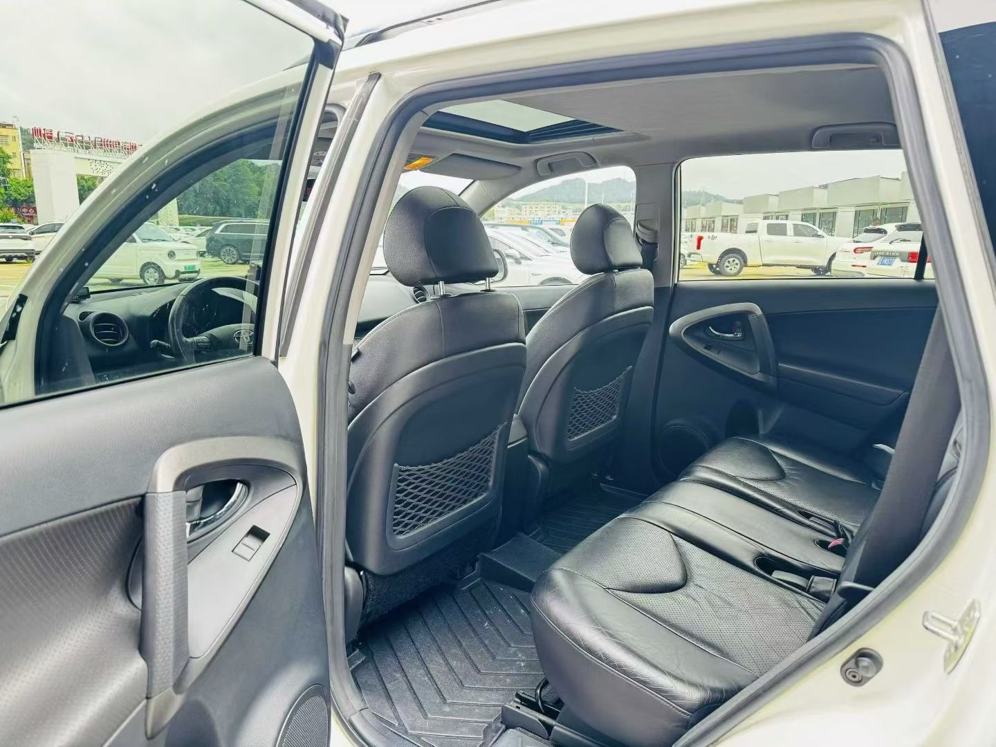 2012 Toyota RAV4 — photo