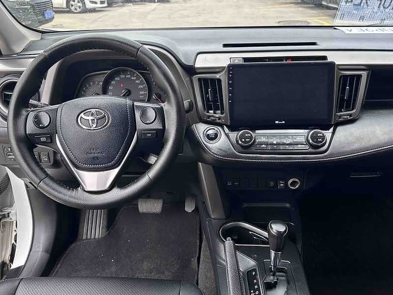 2019 Toyota RAV4 — photo