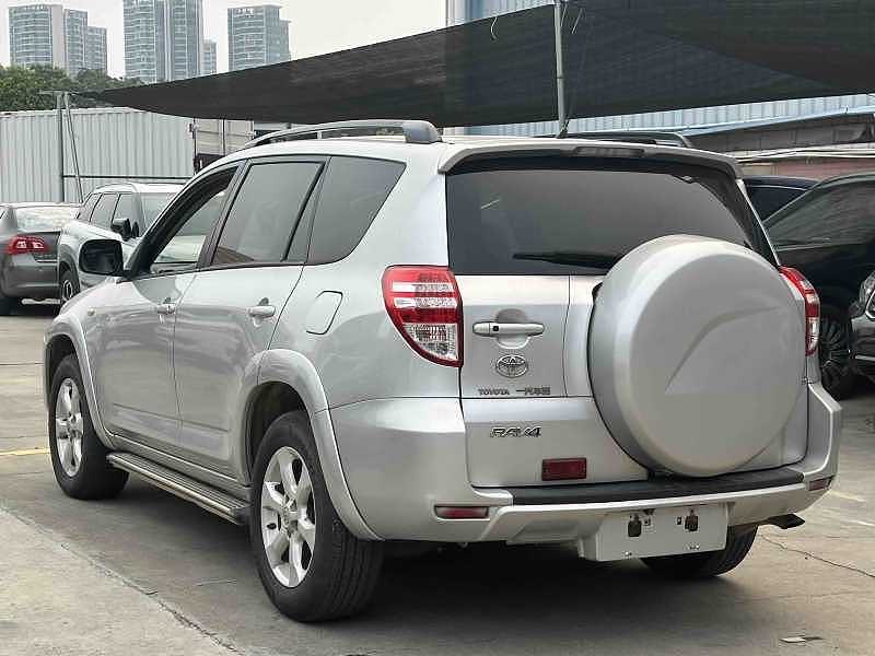 2010 Toyota RAV4 — photo