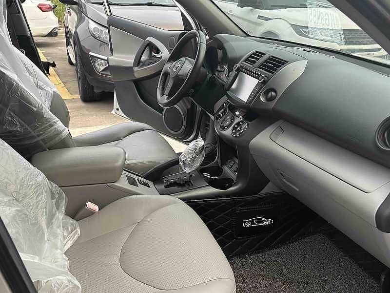 2010 Toyota RAV4 — photo