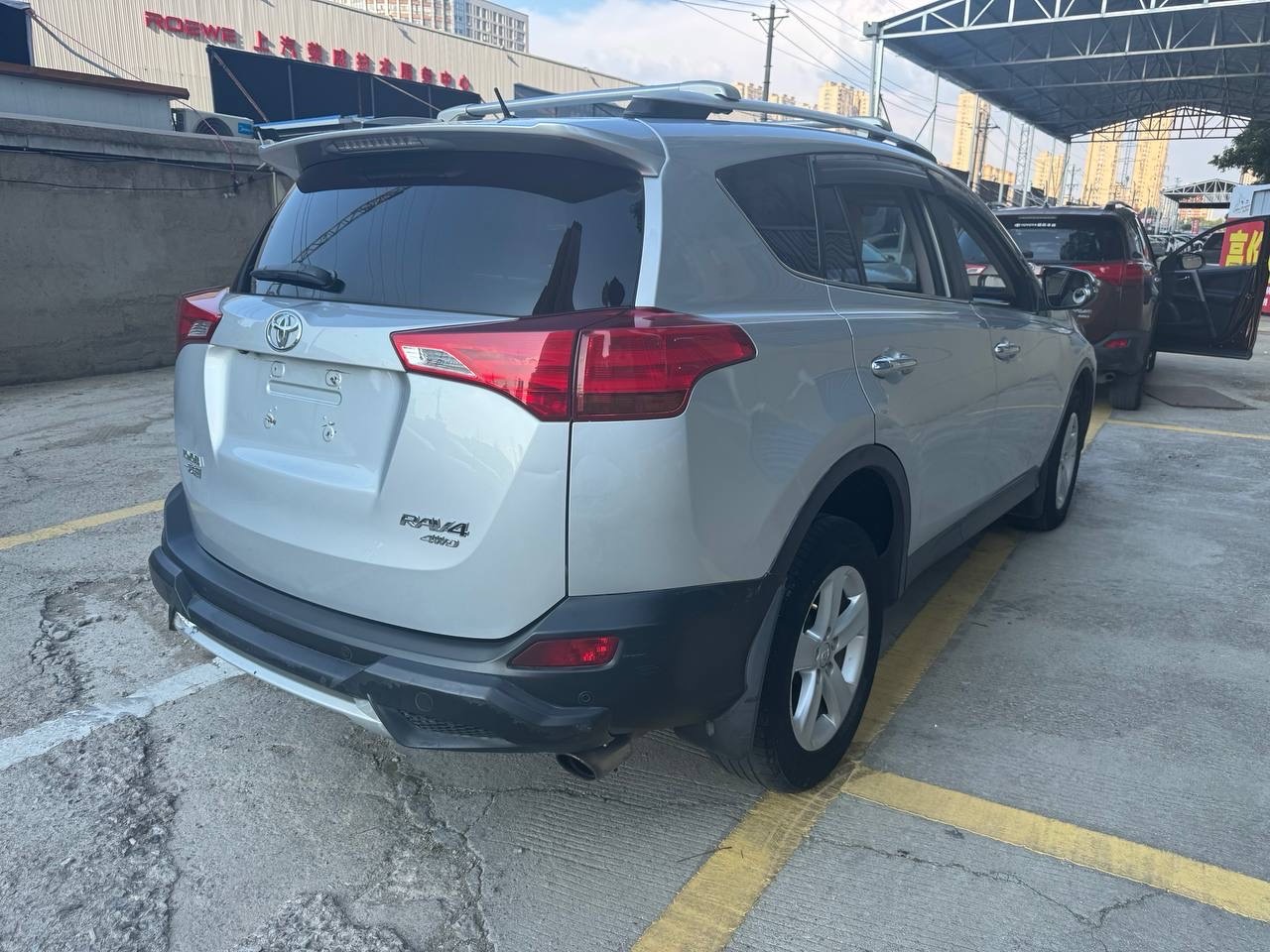 2013 Toyota RAV4 — photo