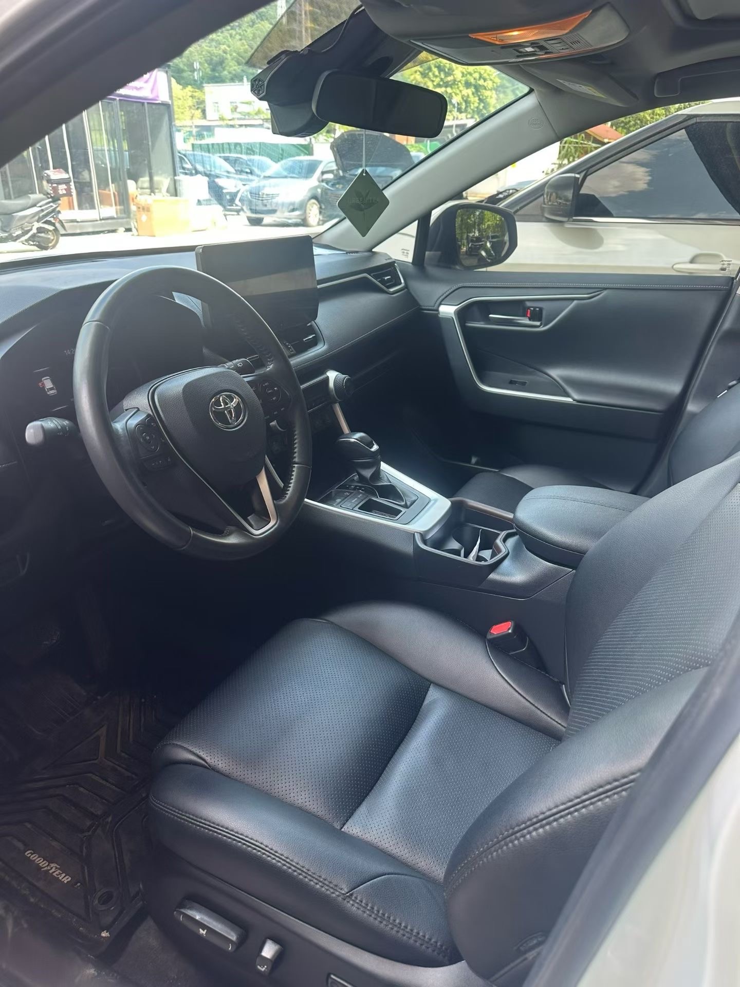 2022 Toyota RAV4 — photo