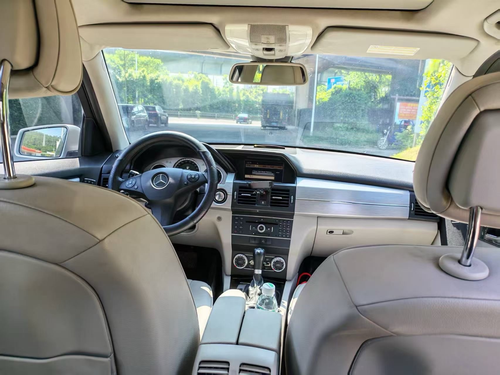 2010 Mercedes-Benz GLK300 — photo