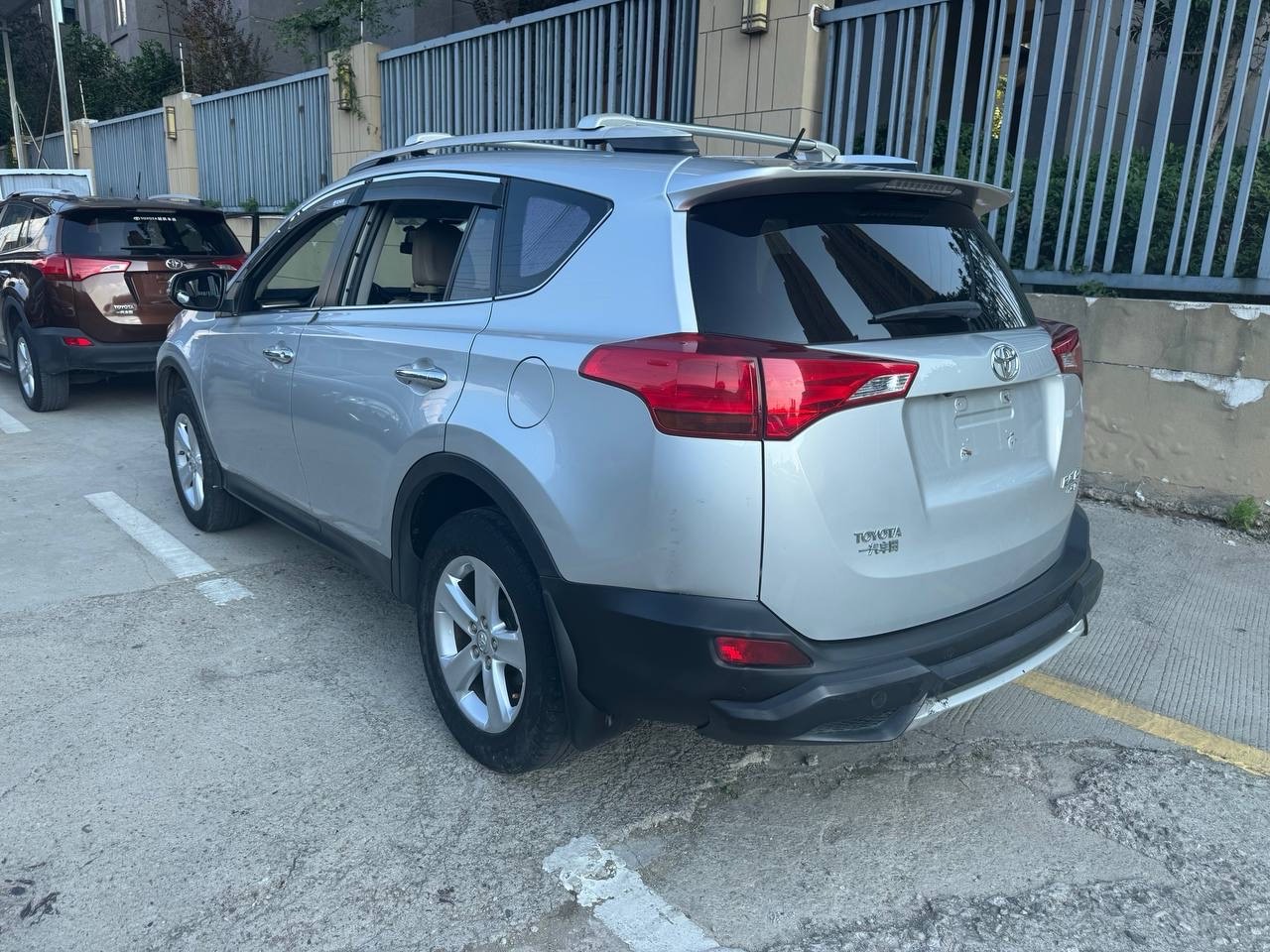 2013 Toyota RAV4 — photo
