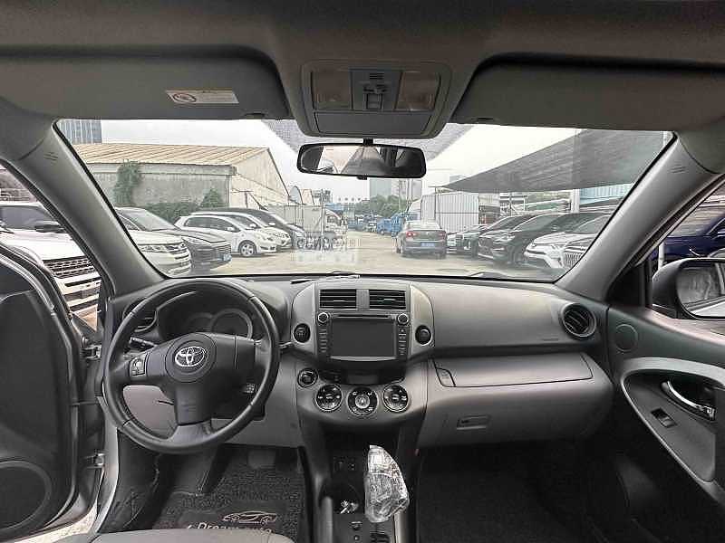 2010 Toyota RAV4 — photo