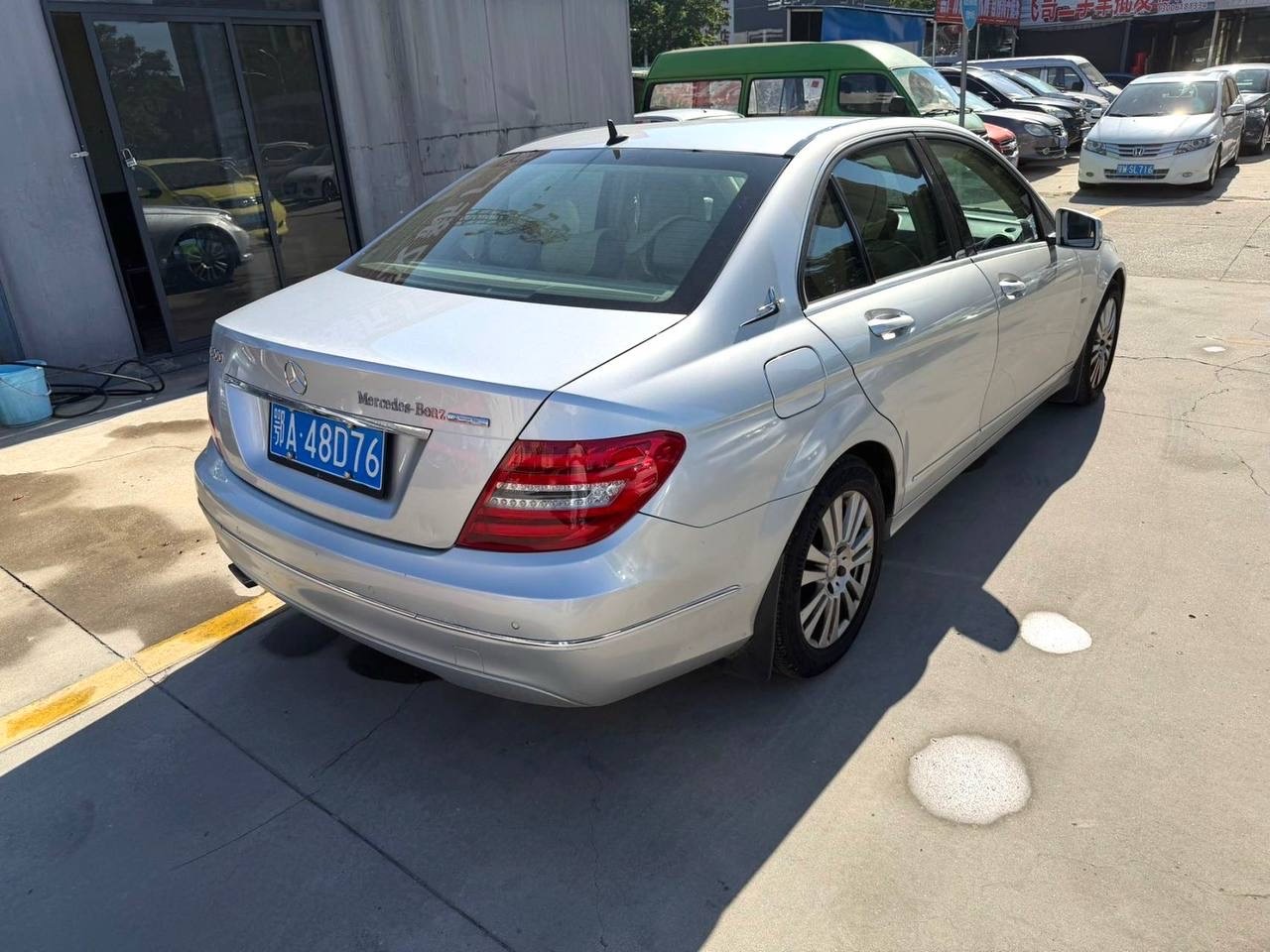 2012 Mercedes-Benz C200 — photo
