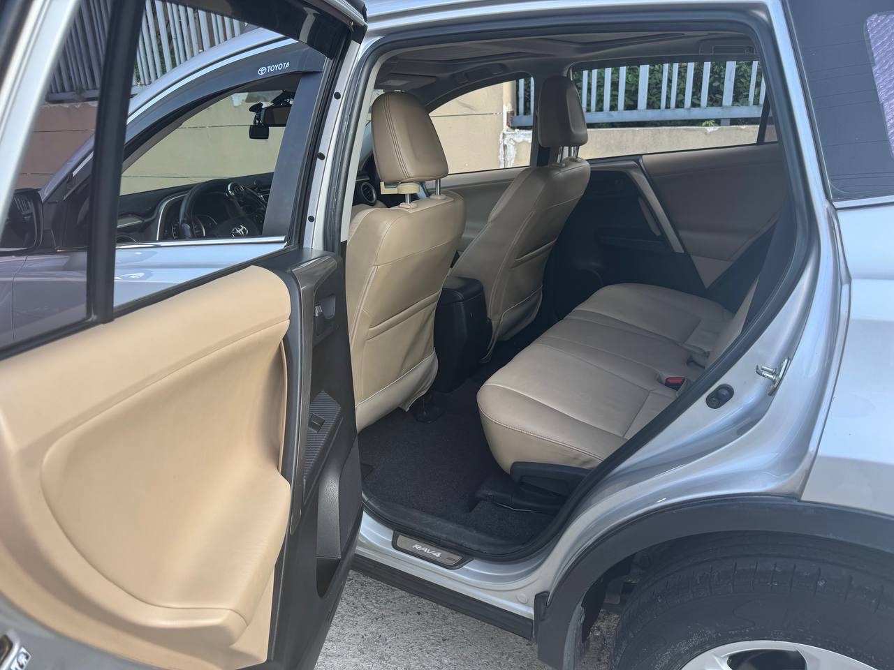 2013 Toyota RAV4 — photo